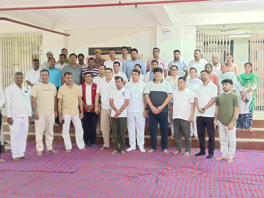 अंतरराष्ट्रीय योग दिवस पर व्यवहार न्यायालय परिसर में योगाभ्यास कार्यक्रम आयोजित